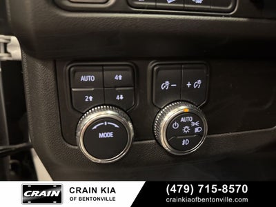 2024 GMC Yukon AT4 - 4WD / PANORAMIC SUNROOF / CLEAN CARFAX