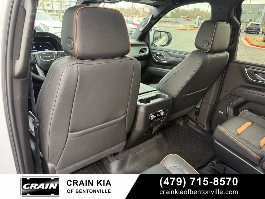 2024 GMC Yukon AT4 - 4WD / PANORAMIC SUNROOF / CLEAN CARFAX