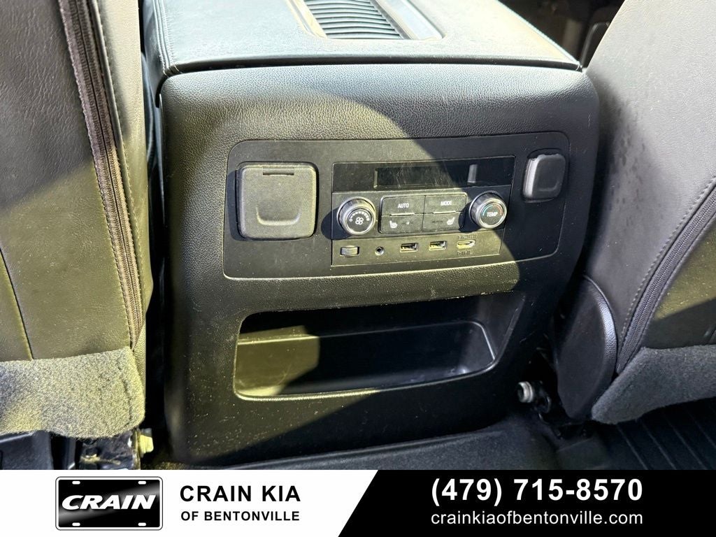 2018 GMC Yukon Denali - 4WD / SUNROOF