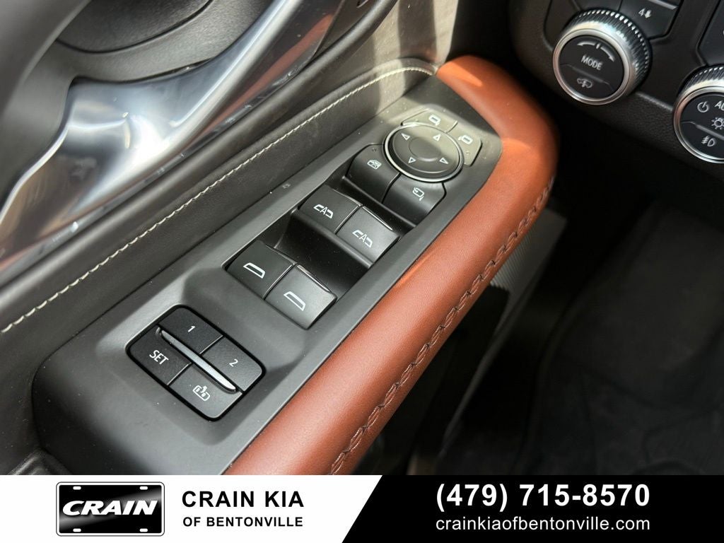 2023 GMC Yukon Denali Ultimate - 4WD / $95,545 MSRP / PANO ROOF / DVD