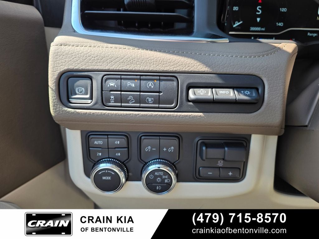 2024 GMC Yukon XL Denali - 4WD / PANORAMIC SUNROOF / ONE OWNER