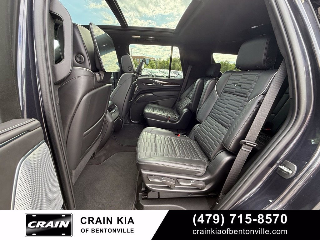 2023 Cadillac Escalade Sport Platinum Onyx - 4WD / PANORAMIC SUNROOF / CLEAN CARFAX