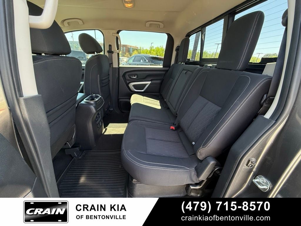 2019 Nissan Titan XD SV - 4WD / CLEAN CARFAX / ONE OWNER