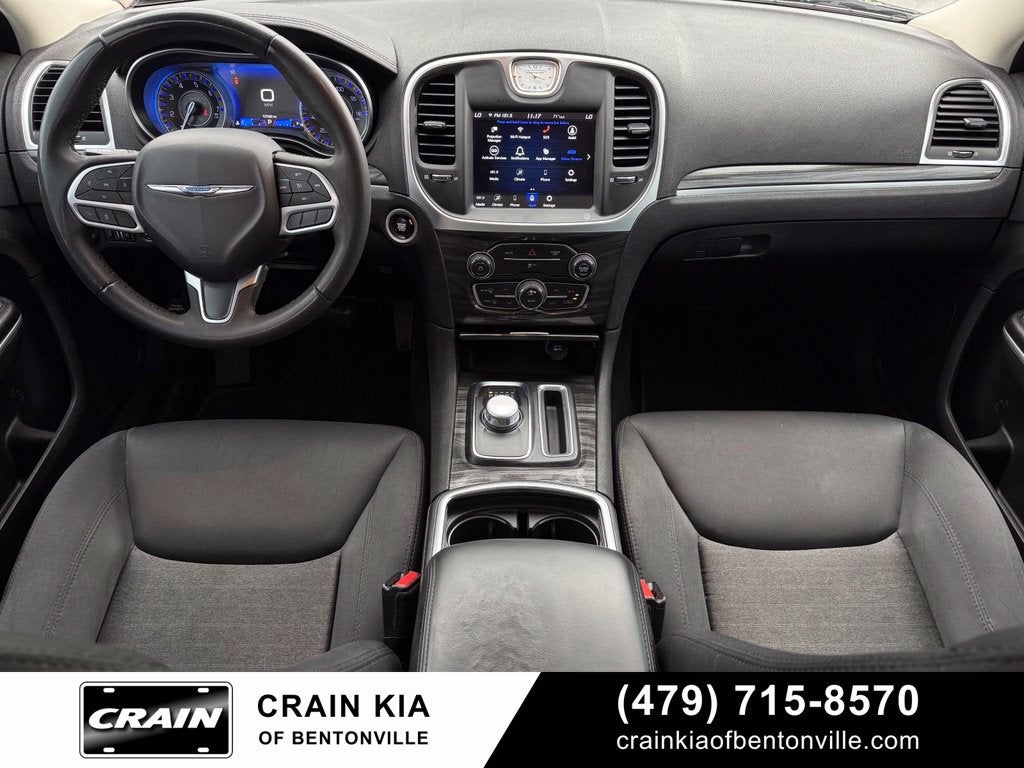 2022 Chrysler 300 Touring - CLEAN CARFAX / ONE OWNER