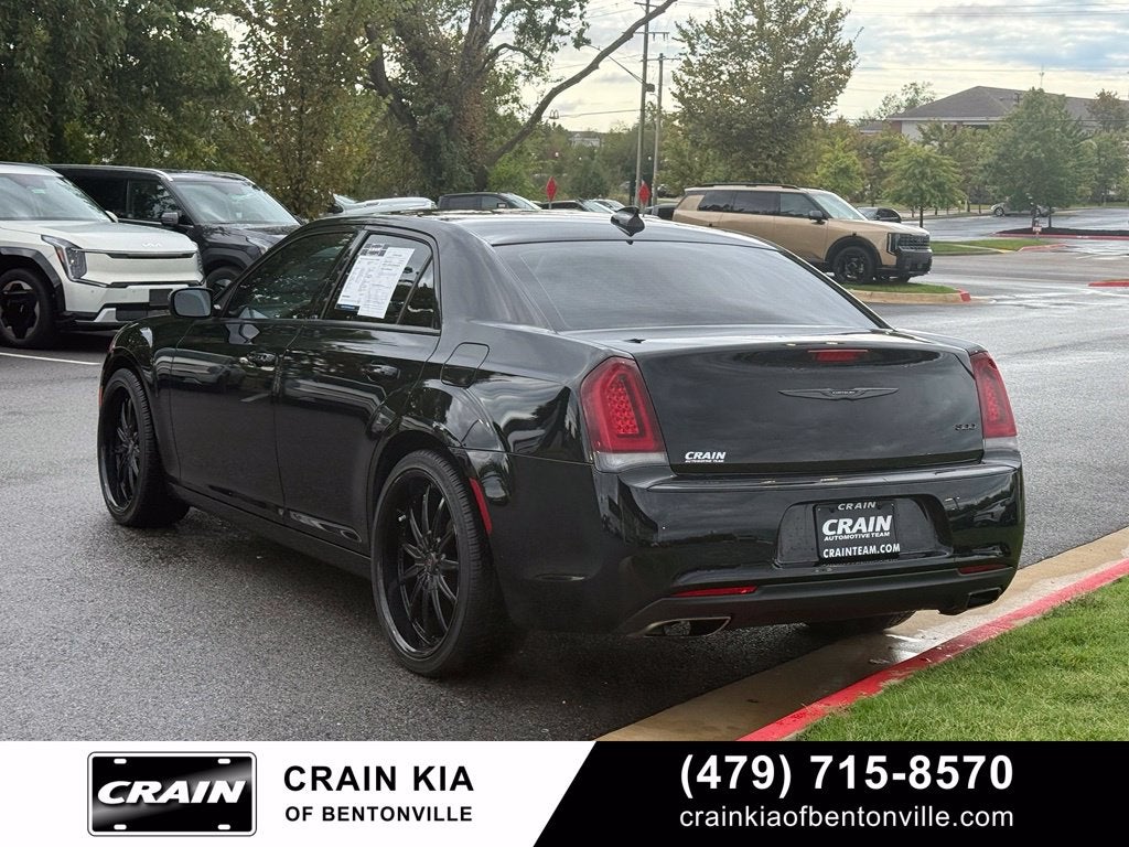2022 Chrysler 300 Touring - CLEAN CARFAX / ONE OWNER