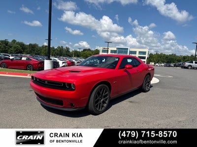 2017 Dodge Challenger R/T - CLEAN CARFAX / SUNROOF