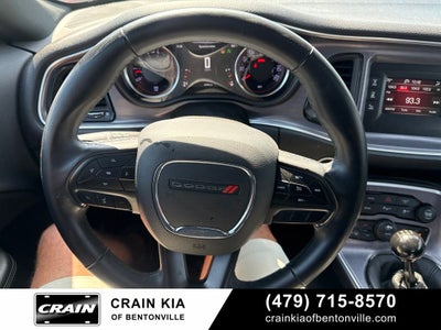 2017 Dodge Challenger R/T - CLEAN CARFAX / SUNROOF