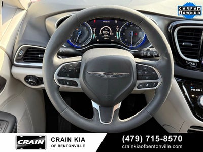 2024 Chrysler Pacifica Touring L - CLEAN CARFAX / ONE OWNER