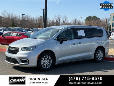 2024 Chrysler Pacifica Touring L - CLEAN CARFAX / ONE OWNER