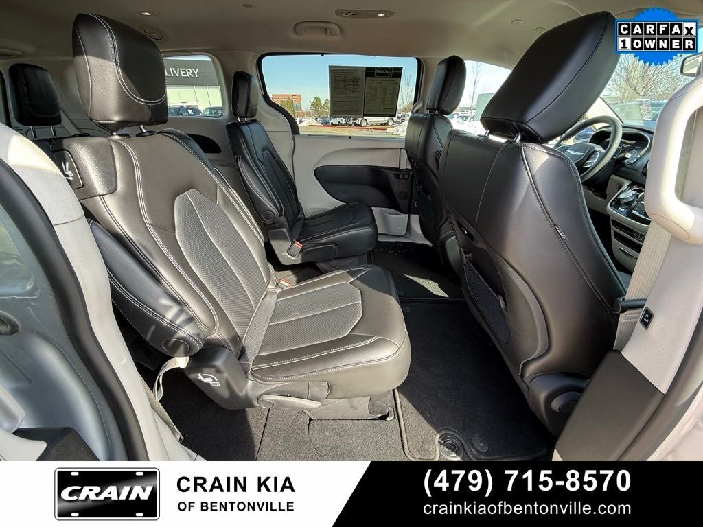 2024 Chrysler Pacifica Touring L - CLEAN CARFAX / ONE OWNER