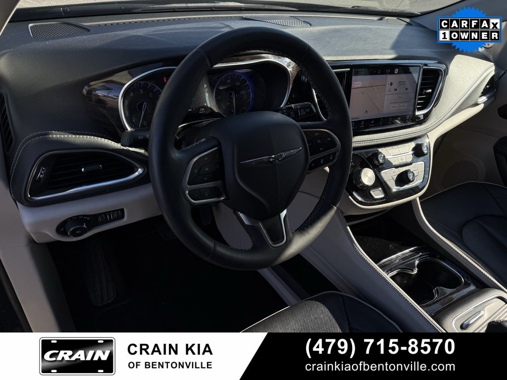 2023 Chrysler Pacifica Limited - PANORAMIC SUNROOF / CARFAX ONE OWNER