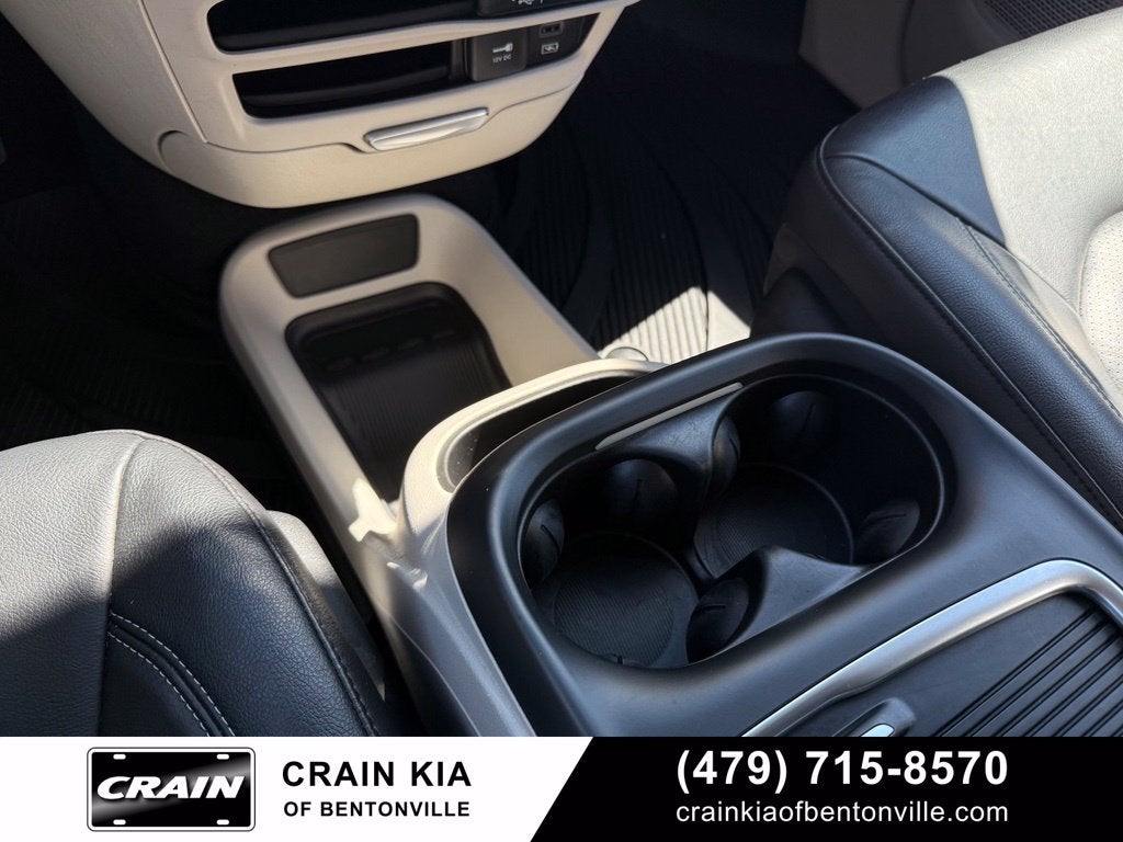 2022 Chrysler Pacifica Hybrid Touring L - CLEAN CARFAX / ONE OWNER