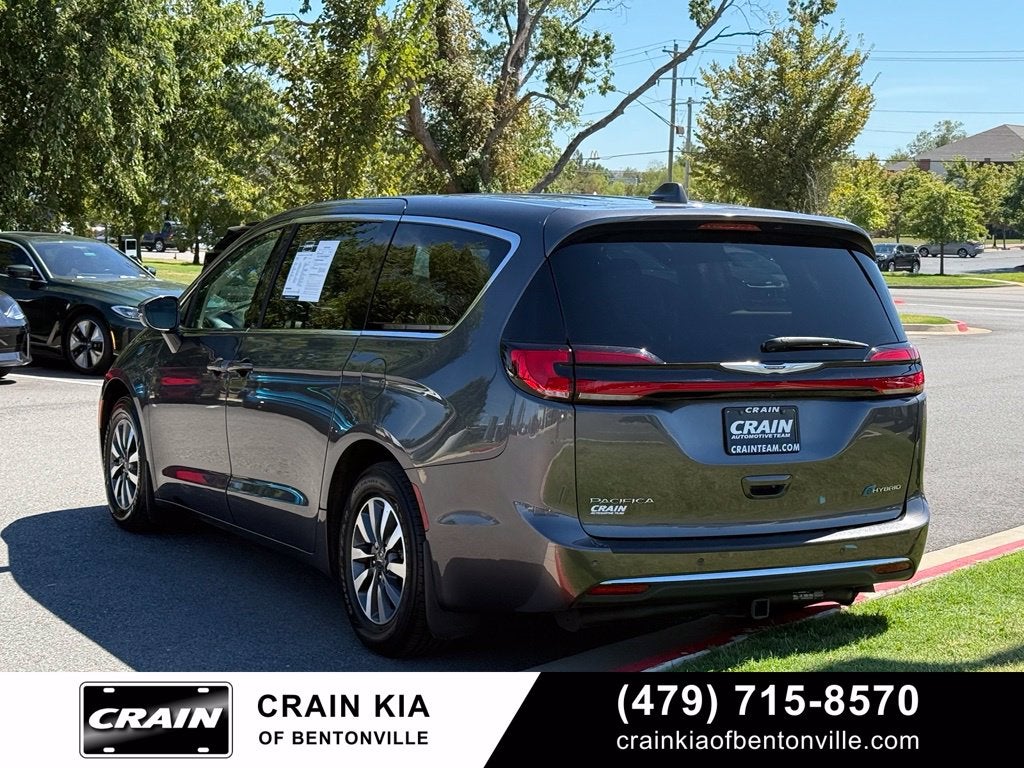 2022 Chrysler Pacifica Hybrid Touring L - CLEAN CARFAX / ONE OWNER