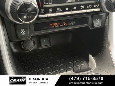 2021 Toyota RAV4 XLE - AWD / CLEAN CARFAX / ONE OWNER