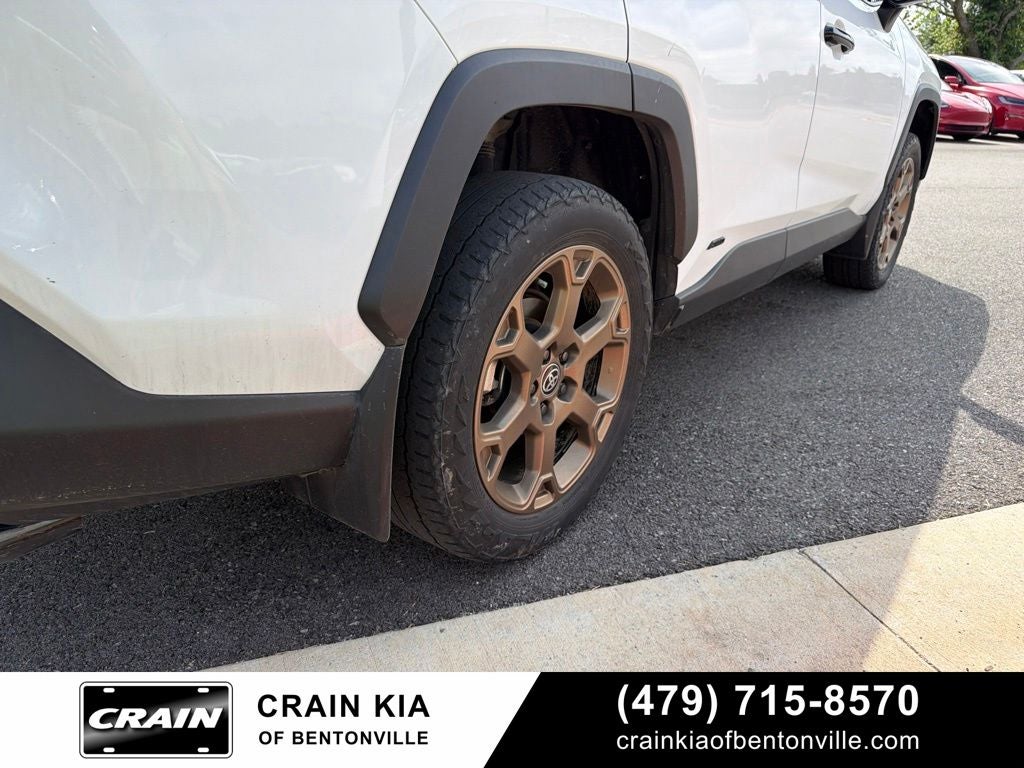 2024 Toyota RAV4 Hybrid Woodland Edition - AWD / CLEAN CARFAX / ONE OWNER