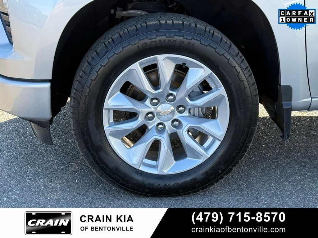 2022 Chevrolet Silverado 1500 Custom - 4WD / CLEAN CARFAX / ONE OWNER