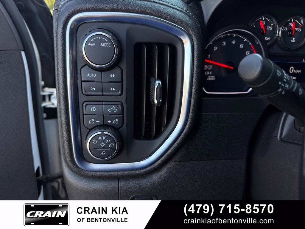 2020 Chevrolet Silverado 1500 LT Trail Boss - 4WD / CLEAN CARFAX / LEATHER