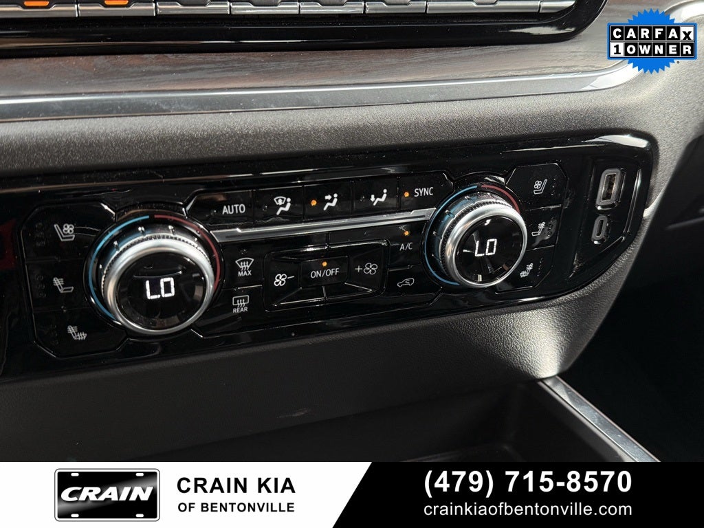 2024 GMC Sierra 1500 SLT - 4WD / SUNROOF / CLEAN CARFAX / ONE OWNER