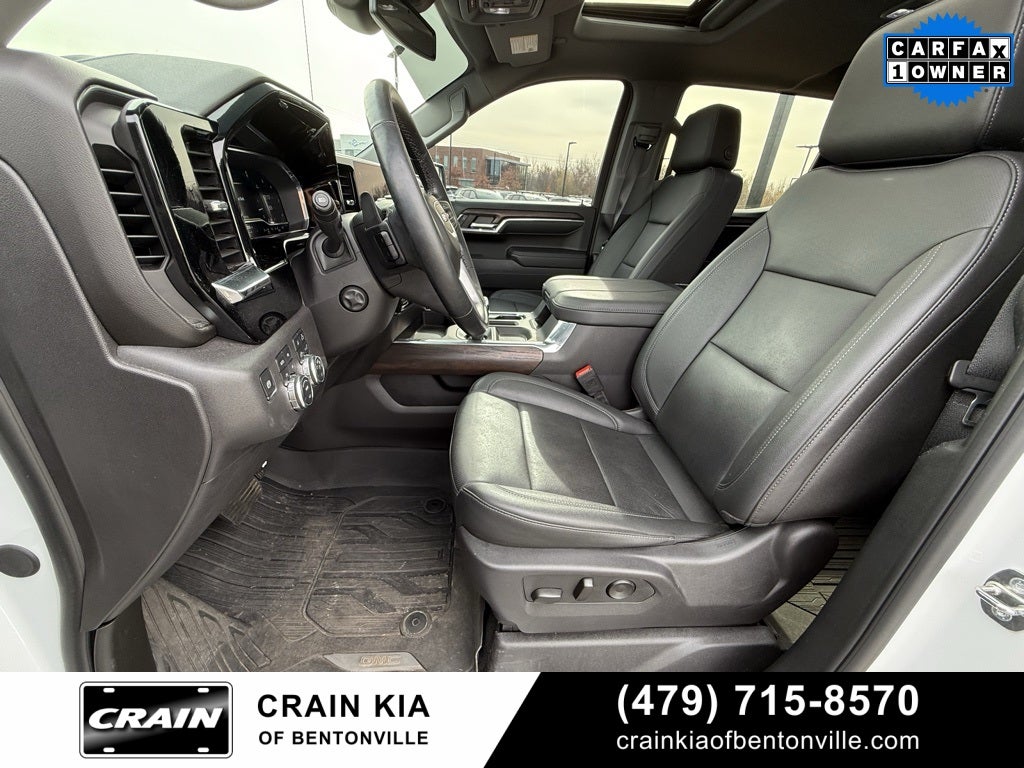 2024 GMC Sierra 1500 SLT - 4WD / SUNROOF / CLEAN CARFAX / ONE OWNER