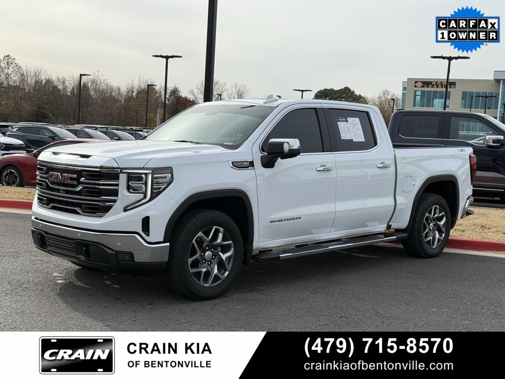 2024 GMC Sierra 1500 SLT - 4WD / SUNROOF / CLEAN CARFAX / ONE OWNER