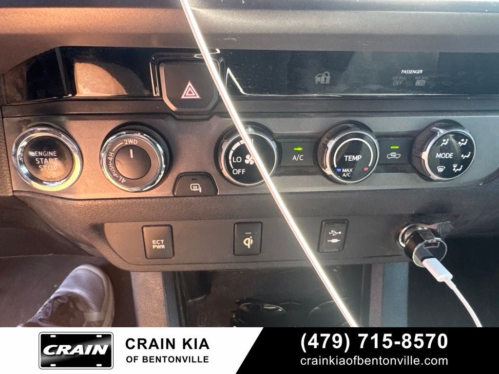 2017 Toyota Tacoma TRD Sport V6 - 4WD / CLEAN CARFAX / LIFTED!