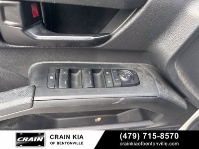 2024 Toyota Tacoma SR5 - 4WD / CLEAN CARFAX