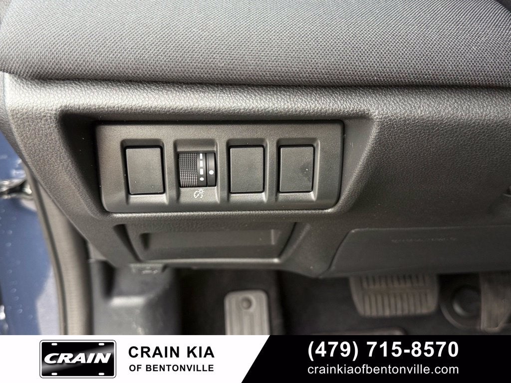 2025 Subaru Outback Premium - AWD / CLEAN CARFAX / ONE OWNER