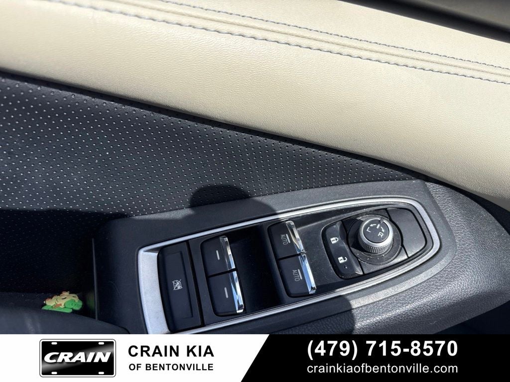 2022 Subaru Ascent Limited - AWD / PANORAMIC SUNROOF / ONE OWNER