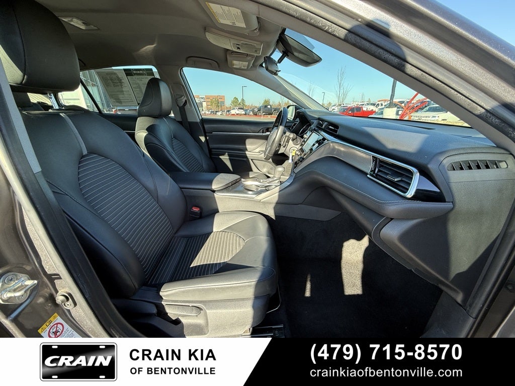 2018 Toyota Camry SE - LEATHER