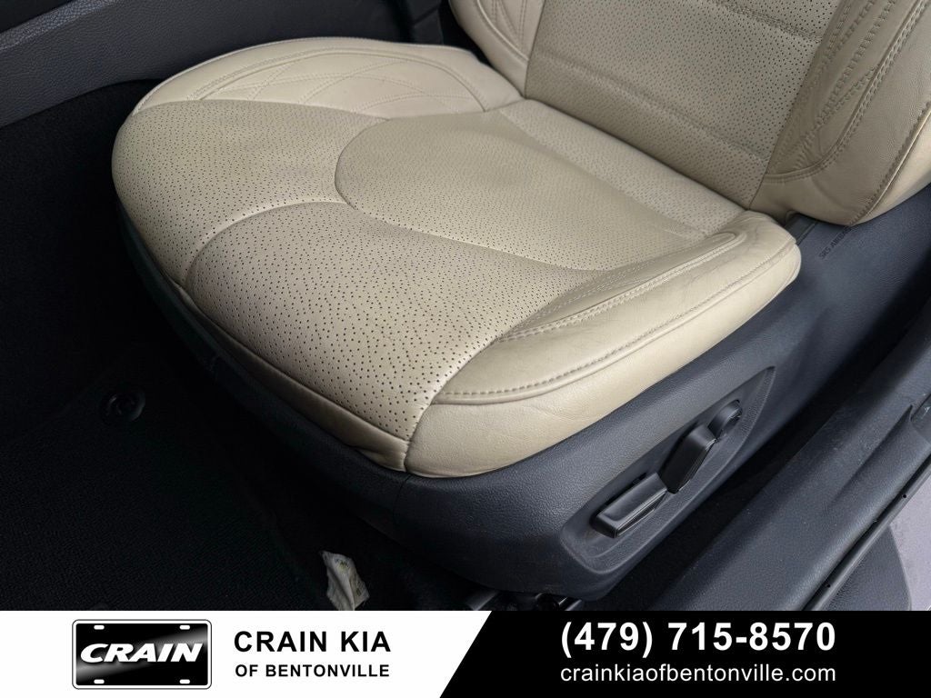 2019 Toyota Avalon Hybrid Limited - SUNROOF / HYBRID!