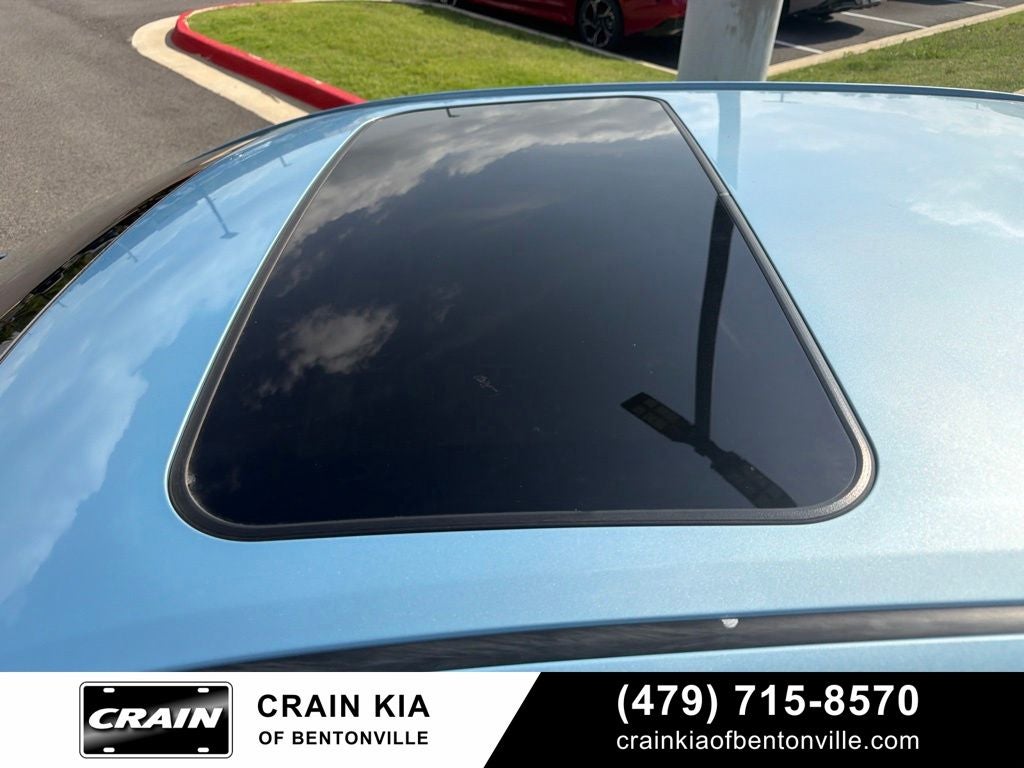 2013 Toyota Camry Hybrid XLE - SUNROOF
