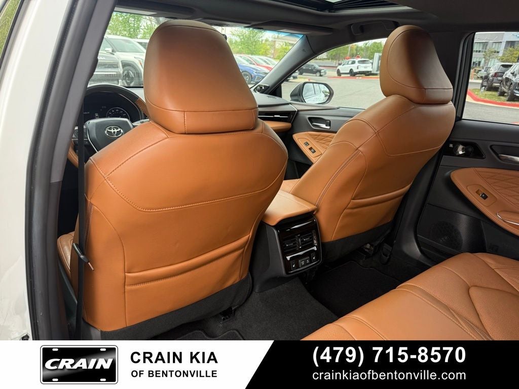 2022 Toyota Avalon Hybrid Limited - SUNROOF / CLEAN CARFAX