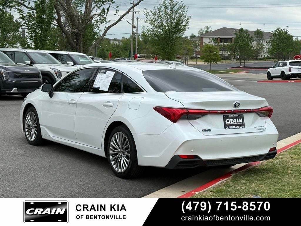 2022 Toyota Avalon Hybrid Limited - SUNROOF / CLEAN CARFAX