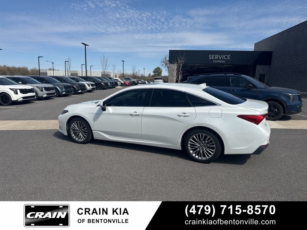 2022 Toyota Avalon Hybrid Limited - SUNROOF / CLEAN CARFAX