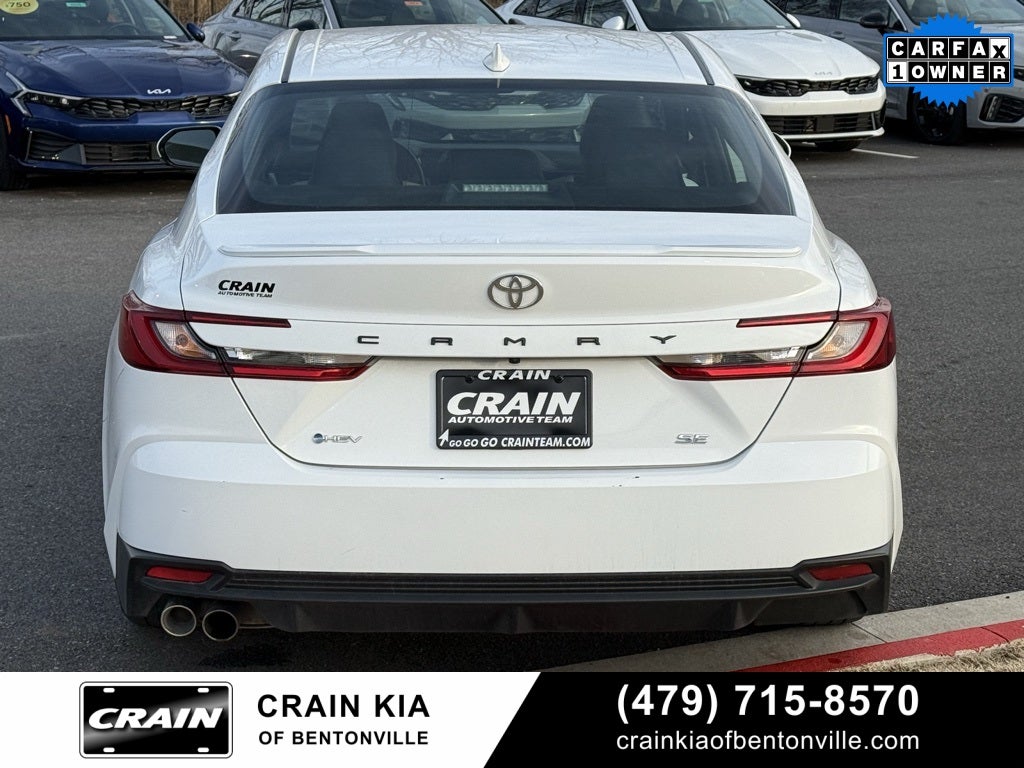2025 Toyota Camry SE - CLEAN CARFAX / ONE OWNER