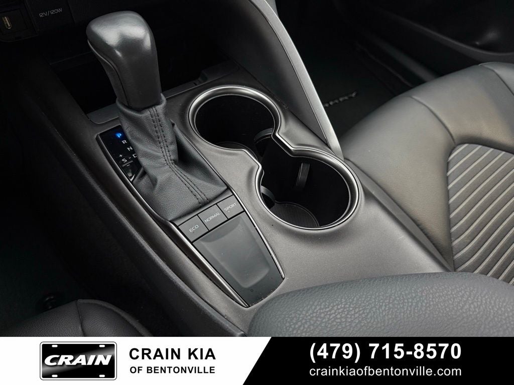 2024 Toyota Camry SE - CLEAN CARFAX / ONE OWNER