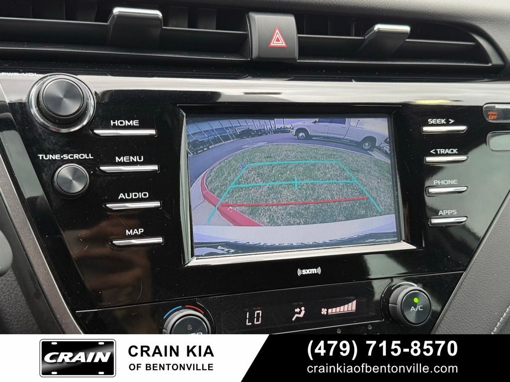 2020 Toyota Camry SE - CLEAN CARFAX / ONE OWNER