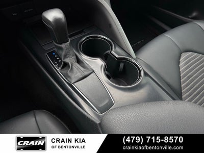 2020 Toyota Camry SE - CLEAN CARFAX / ONE OWNER