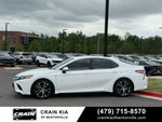 2020 Toyota Camry SE - CLEAN CARFAX / ONE OWNER