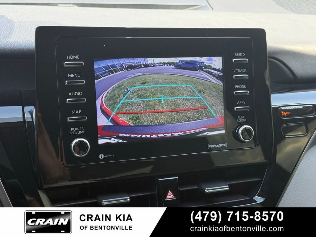 2022 Toyota Camry SE - CLEAN CARFAX / ONE OWNER