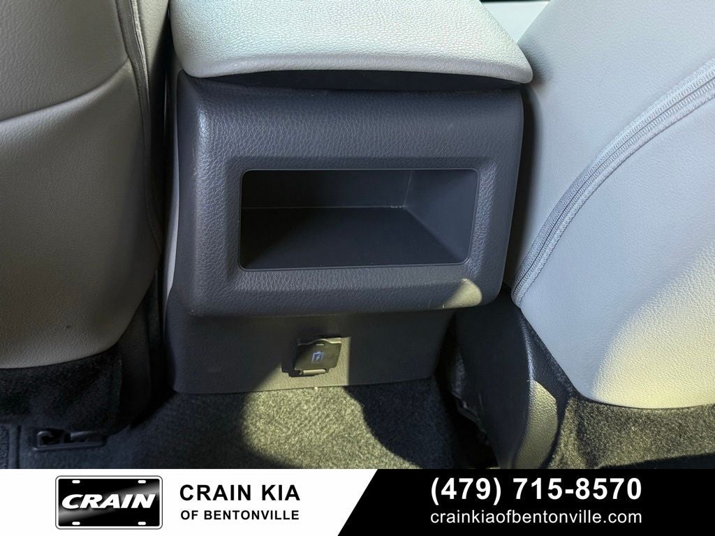 2022 Toyota Camry SE - CLEAN CARFAX / ONE OWNER