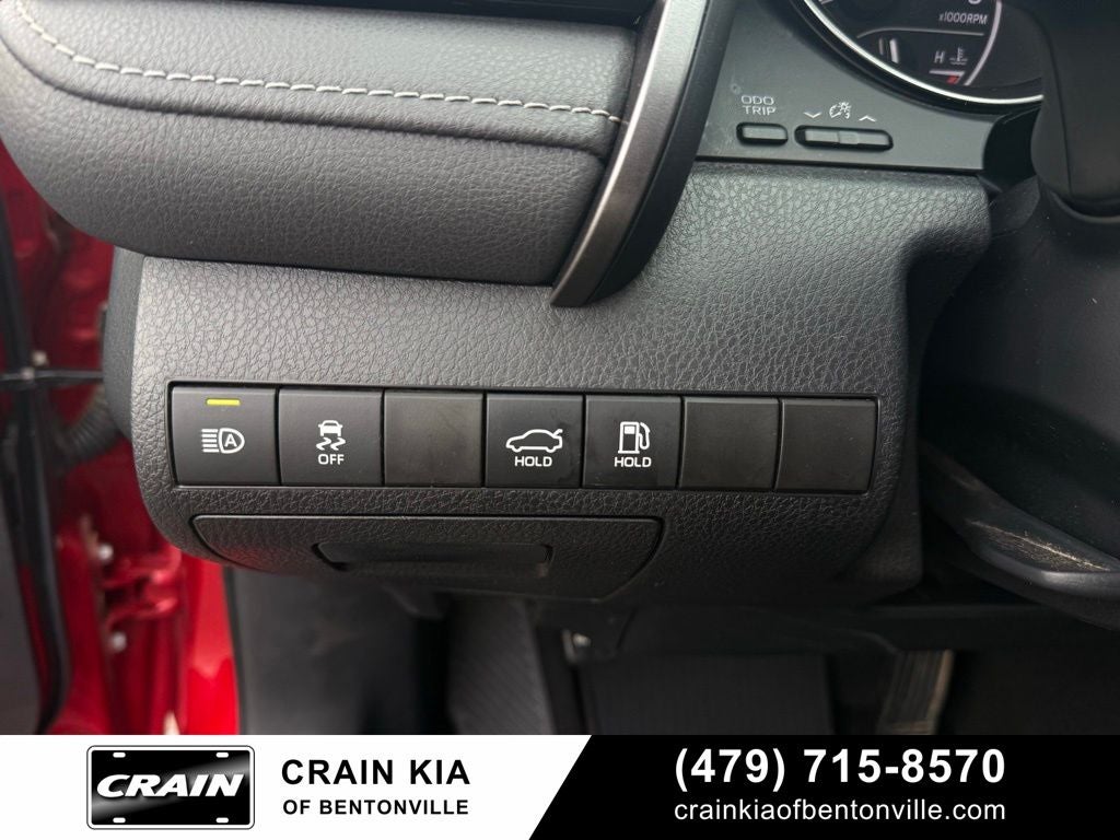 2023 Toyota Camry SE - CLEAN CARFAX / ONE OWNER