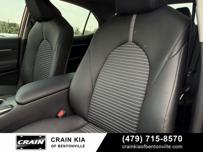 2023 Toyota Camry SE - CLEAN CARFAX / ONE OWNER