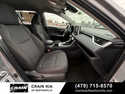 2025 Toyota RAV4 Hybrid XLE - AWD / CLEAN CARFAX / ONE OWNER