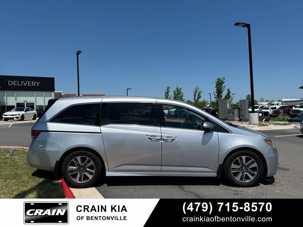 2015 Honda Odyssey Touring - SUNROOF