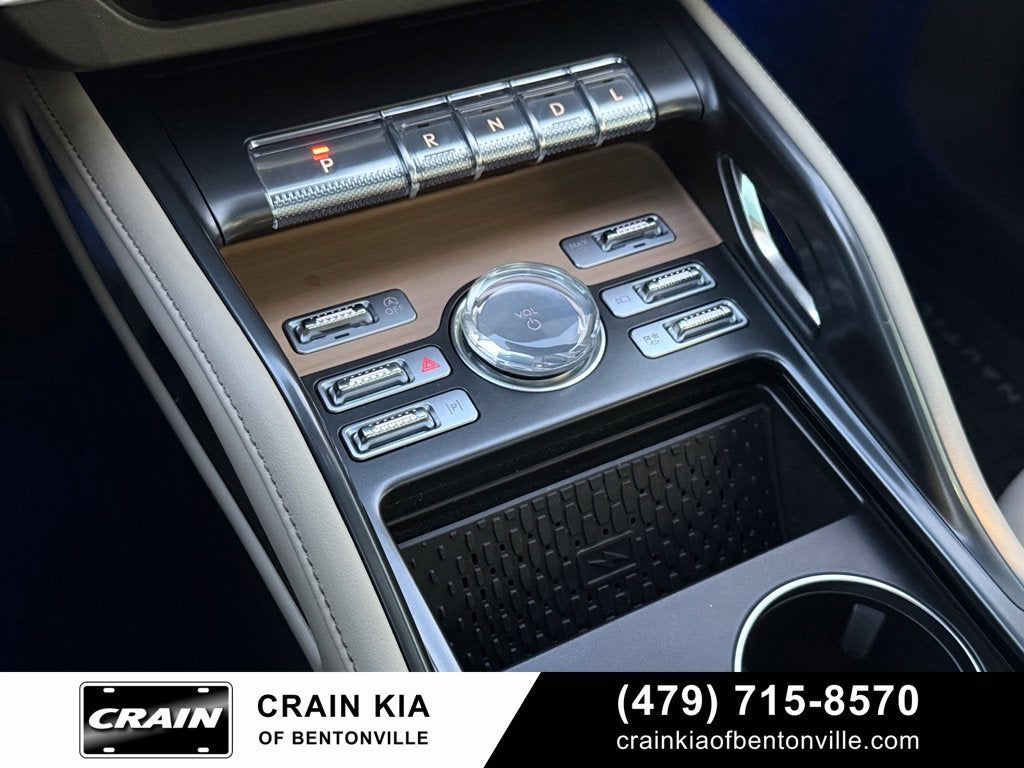 2025 Lincoln Nautilus Reserve - AWD / PANORAMIC SUNROOF / CLEAN CARFAX