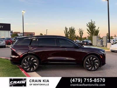 2025 Lincoln Nautilus Reserve - AWD / PANORAMIC SUNROOF / CLEAN CARFAX