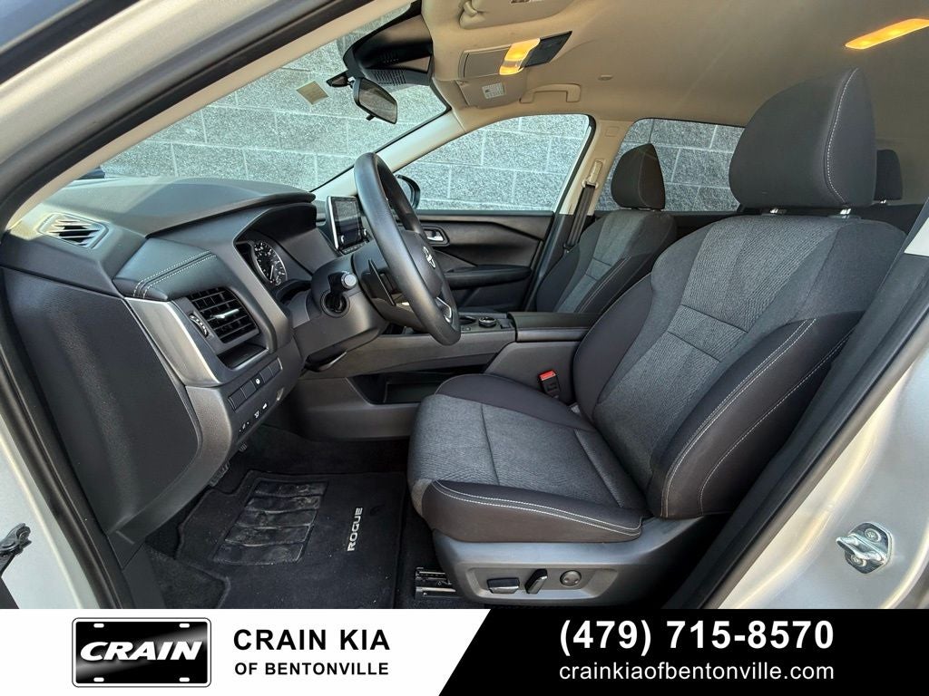 2024 Nissan Rogue SV - AWD / CLEAN CARFAX / ONE OWNER