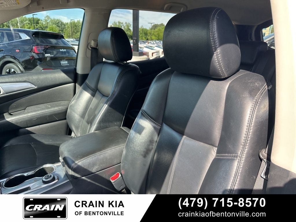 2017 Nissan Pathfinder SL - 4WD / LEATHER