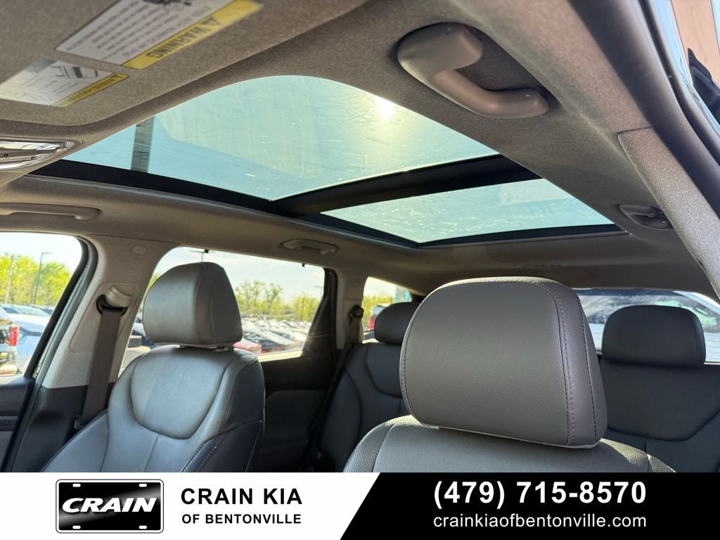 2020 Hyundai SANTA FE SEL - AWD / SUNROOF / CARFAX ONE OWNER